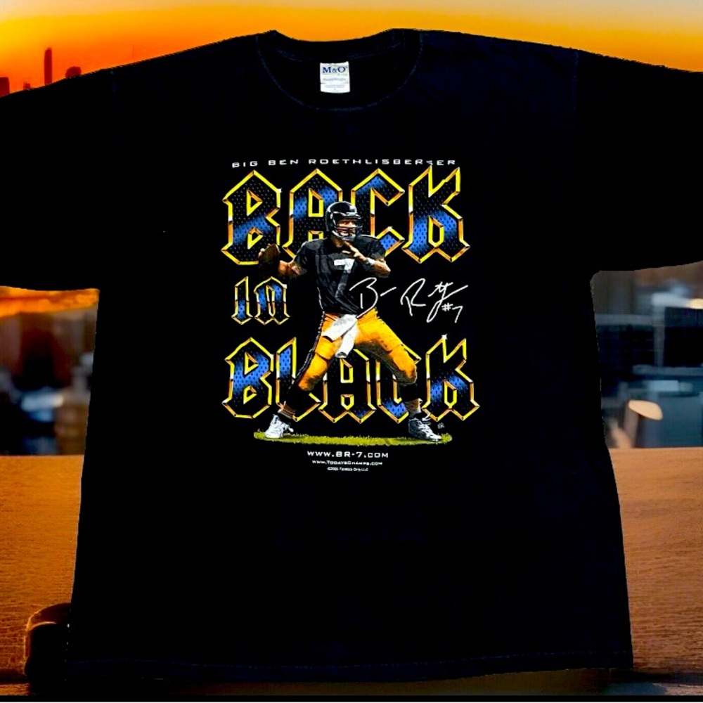 Big Ben Roethlisberger of the Pittsburgh Steelers back in black T-shirt! Sz. XL